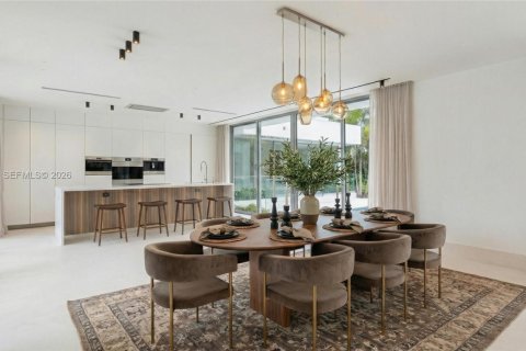Villa ou maison à vendre à Weston, Floride: 6 chambres, 839.37 m2 № 2074676 - photo 8