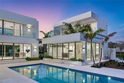 Villa ou maison à vendre à Weston, Floride: 6 chambres, 839.37 m2 № 2074676 - photo 13