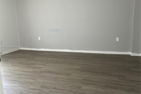 Copropriété à louer à Sunny Isles Beach, Floride: 1 chambre, 81.75 m2 № 1839331 - photo 10