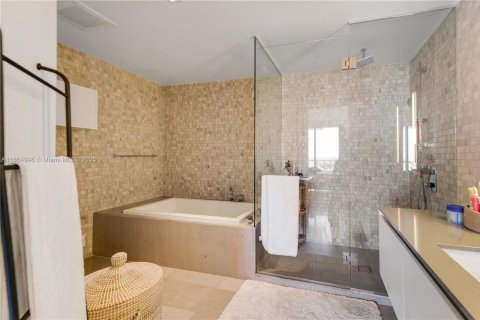 Copropriété à vendre à Miami, Floride: 2 chambres, 129.41 m2 № 1957681 - photo 14