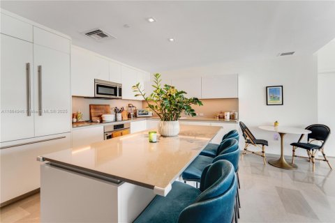 Copropriété à vendre à Miami, Floride: 2 chambres, 129.41 m2 № 1957681 - photo 6