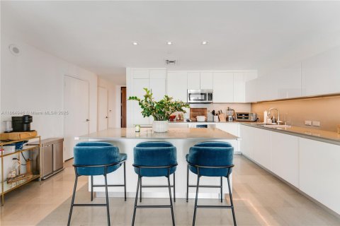 Copropriété à vendre à Miami, Floride: 2 chambres, 129.41 m2 № 1957681 - photo 5