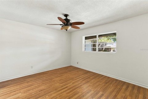 House in Orlando, Florida 3 bedrooms, 162.3 sq.m. № 2393423 - photo 19