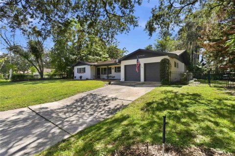 House in Orlando, Florida 3 bedrooms, 162.3 sq.m. № 2393423 - photo 2