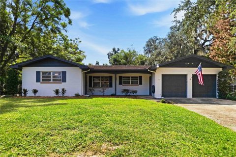 House in Orlando, Florida 3 bedrooms, 162.3 sq.m. № 2393423