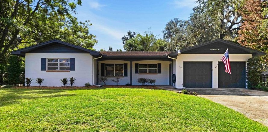 House in Orlando, Florida 3 bedrooms, 162.3 sq.m. № 2393423