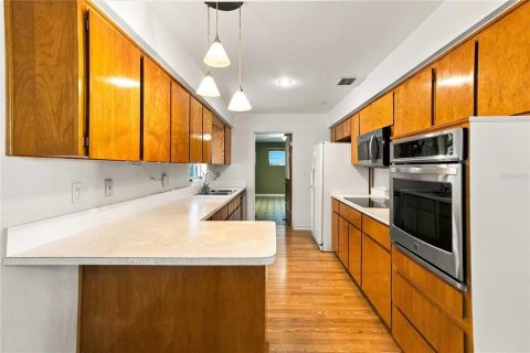 House in Orlando, Florida 3 bedrooms, 162.3 sq.m. № 2393423 - photo 12