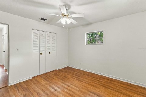 House in Orlando, Florida 3 bedrooms, 162.3 sq.m. № 2393423 - photo 26