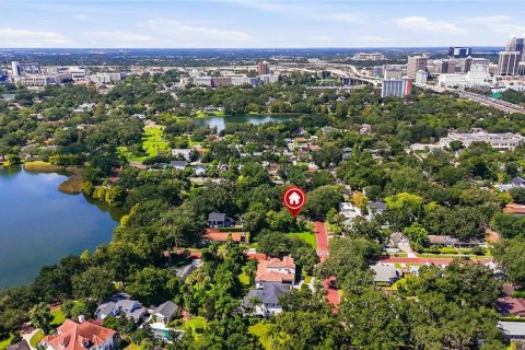 House in Orlando, Florida 3 bedrooms, 162.3 sq.m. № 2393423 - photo 5