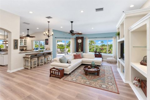 Villa ou maison à vendre à Punta Gorda, Floride: 3 chambres, 174.56 m2 № 2396479 - photo 7