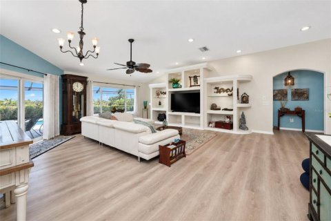 Villa ou maison à vendre à Punta Gorda, Floride: 3 chambres, 174.56 m2 № 2396479 - photo 14