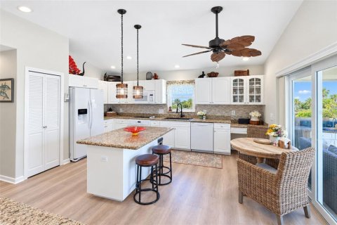 Villa ou maison à vendre à Punta Gorda, Floride: 3 chambres, 174.56 m2 № 2396479 - photo 17