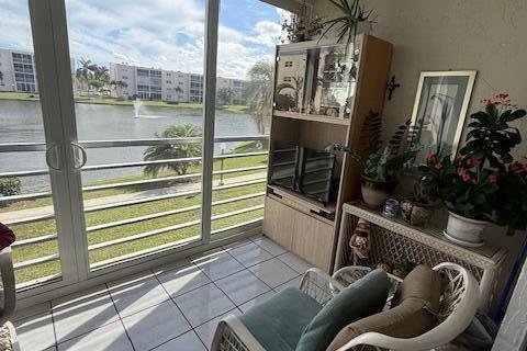 Condo in Dania Beach, Florida, 2 bedrooms  № 2175670 - photo 2