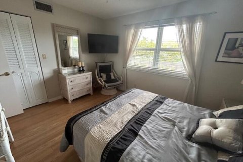 Condo in Dania Beach, Florida, 2 bedrooms  № 2175670 - photo 25