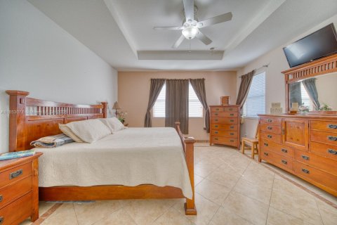 Casa en venta en Homestead, Florida, 5 dormitorios, 250.19 m2 № 1871360 - foto 27