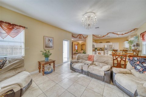 Casa en venta en Homestead, Florida, 5 dormitorios, 250.19 m2 № 1871360 - foto 11
