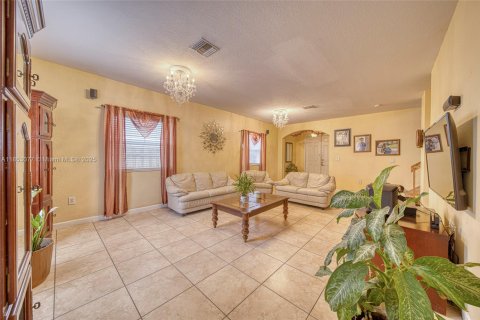 Casa en venta en Homestead, Florida, 5 dormitorios, 250.19 m2 № 1871360 - foto 5