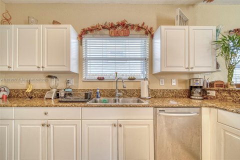 Casa en venta en Homestead, Florida, 5 dormitorios, 250.19 m2 № 1871360 - foto 16