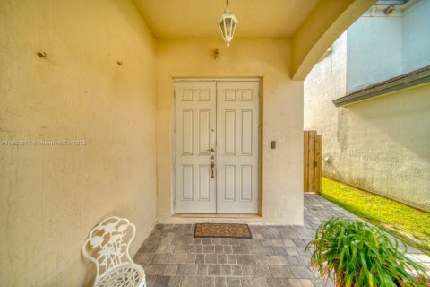 Casa en venta en Homestead, Florida, 5 dormitorios, 250.19 m2 № 1871360 - foto 3