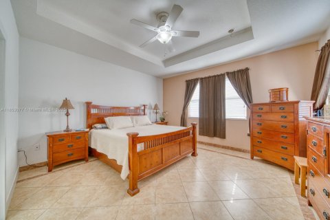 Casa en venta en Homestead, Florida, 5 dormitorios, 250.19 m2 № 1871360 - foto 28