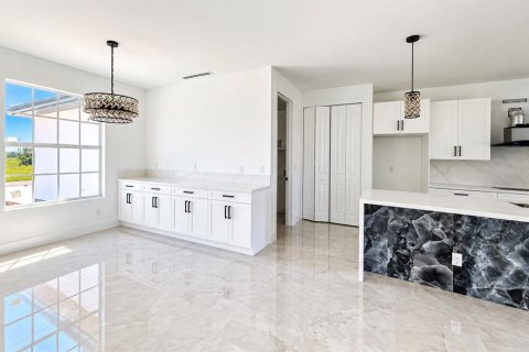 Casa en venta en Punta Gorda, Florida, 4 dormitorios, 188.78 m2 № 2381294 - foto 14