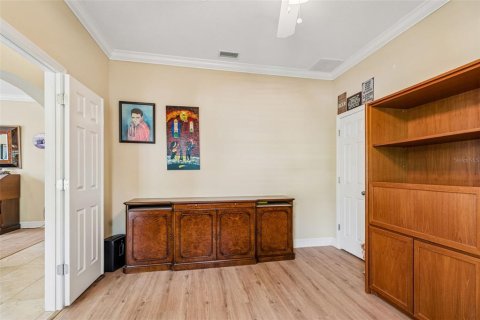 House in Pinellas Park, Florida 4 bedrooms, 181.81 sq.m. № 2222088 - photo 23
