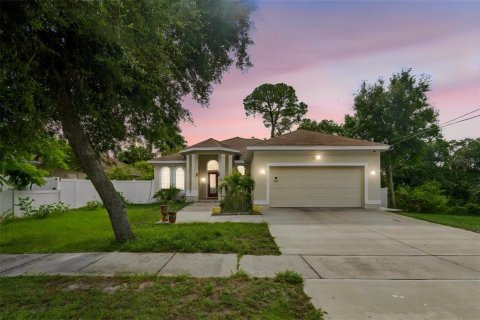 House in Pinellas Park, Florida 4 bedrooms, 181.81 sq.m. № 2222088