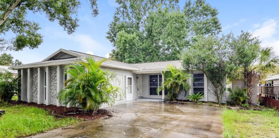 Casa en Tarpon Springs, Florida 3 dormitorios, 147.34 m2 № 1573048