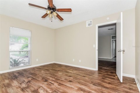 Casa en alquiler en Tarpon Springs, Florida, 3 dormitorios, 147.34 m2 № 1573048 - foto 9