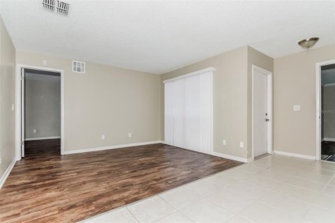 Casa en alquiler en Tarpon Springs, Florida, 3 dormitorios, 147.34 m2 № 1573048 - foto 4