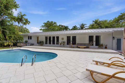 House in Coral Gables, Florida 3 bedrooms, 151.9 sq.m. № 2058994 - photo 2