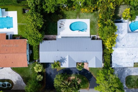 House in Coral Gables, Florida 3 bedrooms, 151.9 sq.m. № 2058994 - photo 4