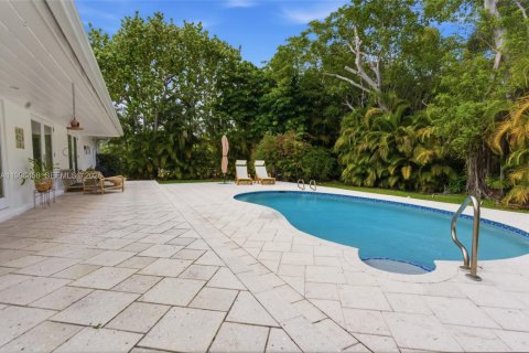 House in Coral Gables, Florida 3 bedrooms, 151.9 sq.m. № 2058994 - photo 18