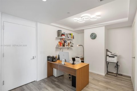 Купить кондоминиум в Майами, Флорида 2 спальни, 116.41м2, № 2005267 - фото 23