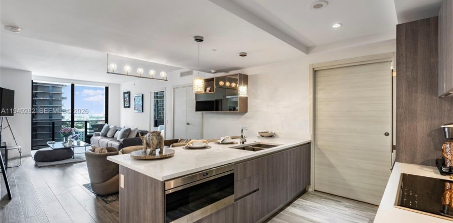 Кондоминиум с 2 спальнями в Майами, Флорида № 2005267