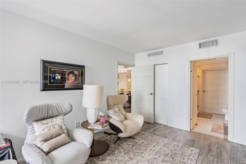 Купить кондоминиум в Майами, Флорида 2 спальни, 116.41м2, № 2005267 - фото 20