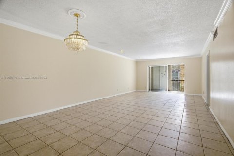 Condo in Lauderhill, Florida, 2 bedrooms  № 1954157 - photo 8
