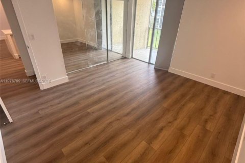 Copropriété à louer à Hallandale Beach, Floride: 2 chambres, 94.76 m2 № 2044538 - photo 9