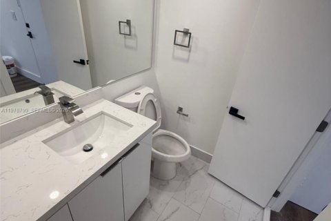 Copropriété à louer à Hallandale Beach, Floride: 2 chambres, 94.76 m2 № 2044538 - photo 6