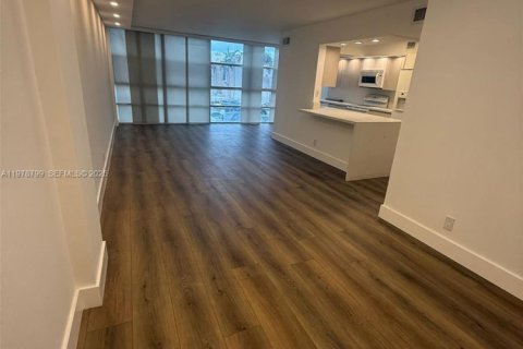 Condo à Hallandale Beach, Floride, 2 chambres  № 2044538