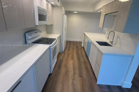 Copropriété à louer à Hallandale Beach, Floride: 2 chambres, 94.76 m2 № 2044538 - photo 3