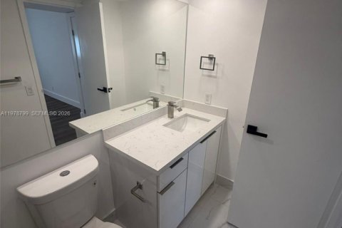 Copropriété à louer à Hallandale Beach, Floride: 2 chambres, 94.76 m2 № 2044538 - photo 13