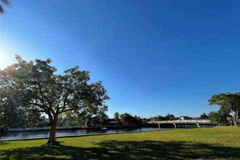 Copropriété à louer à Hallandale Beach, Floride: 2 chambres, 94.76 m2 № 2044538 - photo 21