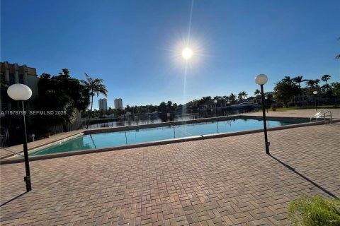 Copropriété à louer à Hallandale Beach, Floride: 2 chambres, 94.76 m2 № 2044538 - photo 23