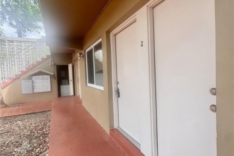 Copropriété à louer à South Miami, Floride: 1 chambre, 47.38 m2 № 2171360 - photo 14