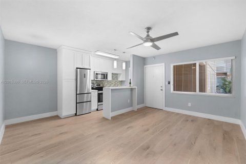 Copropriété à louer à South Miami, Floride: 1 chambre, 47.38 m2 № 2171360 - photo 3