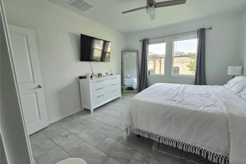 Villa ou maison à vendre à Kissimmee, Floride: 4 chambres, 171.22 m2 № 2148083 - photo 12