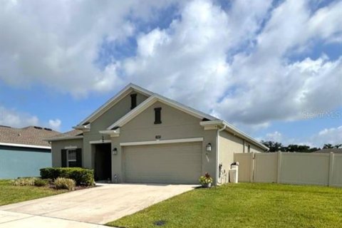 Villa ou maison à vendre à Kissimmee, Floride: 4 chambres, 171.22 m2 № 2148083 - photo 3