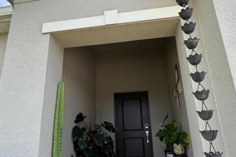 Villa ou maison à vendre à Kissimmee, Floride: 4 chambres, 171.22 m2 № 2148083 - photo 4