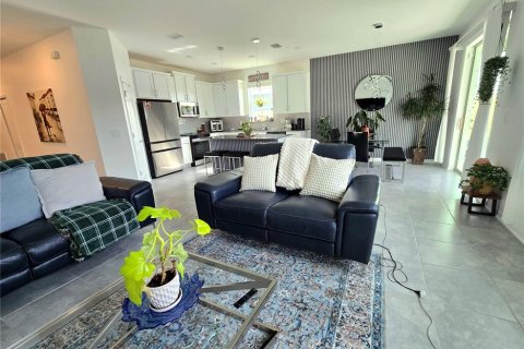 Villa ou maison à vendre à Kissimmee, Floride: 4 chambres, 171.22 m2 № 2148083 - photo 6